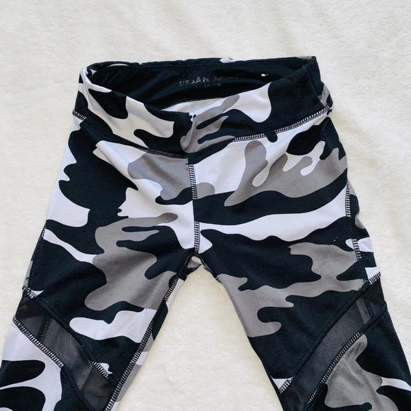 Black and white camo leggings - Picture 2 of 2